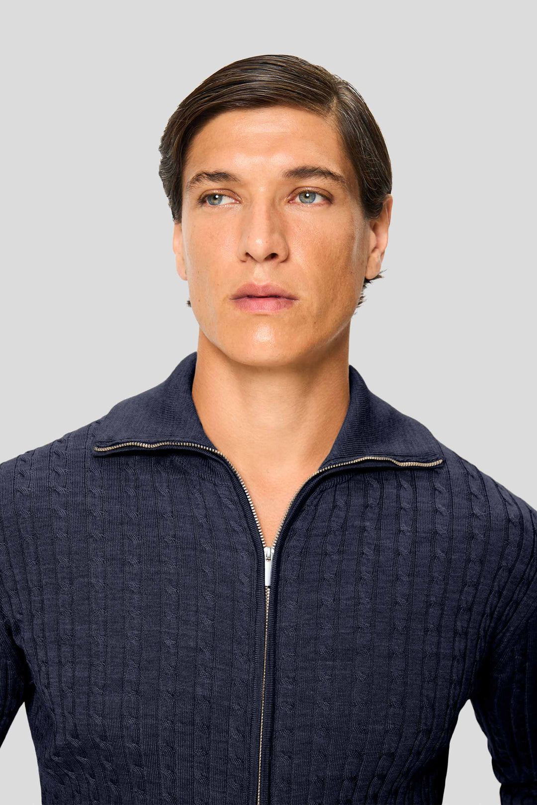 Navy merino kabel cardigan med lynlås