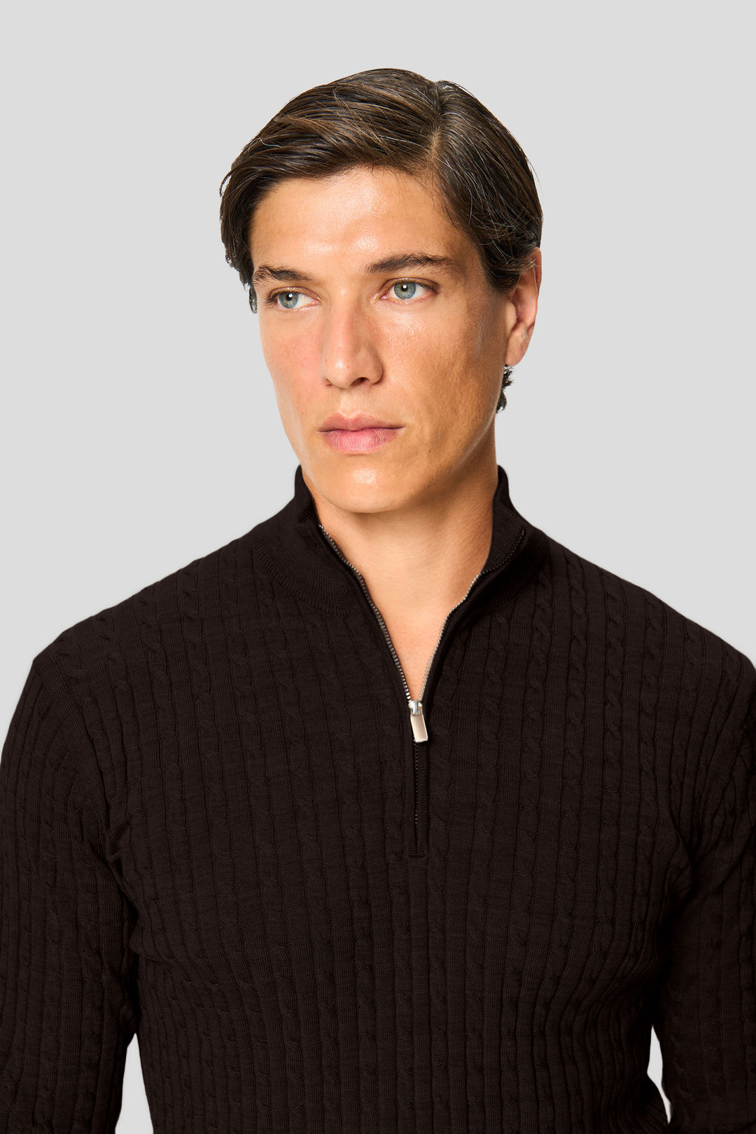 Brauner Merino-Quarter-Zip-Strickpullover mit Zopfmuster