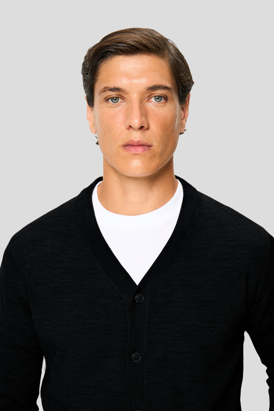 Schwarzer Merino-Cardigan