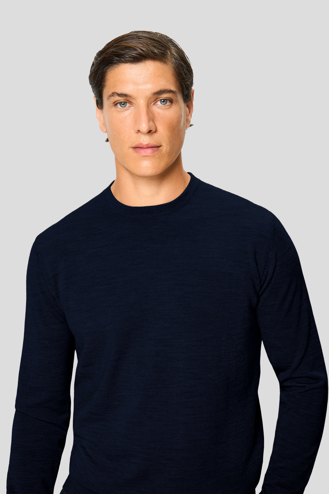 Marineblauer Merino-Rundhalspullover