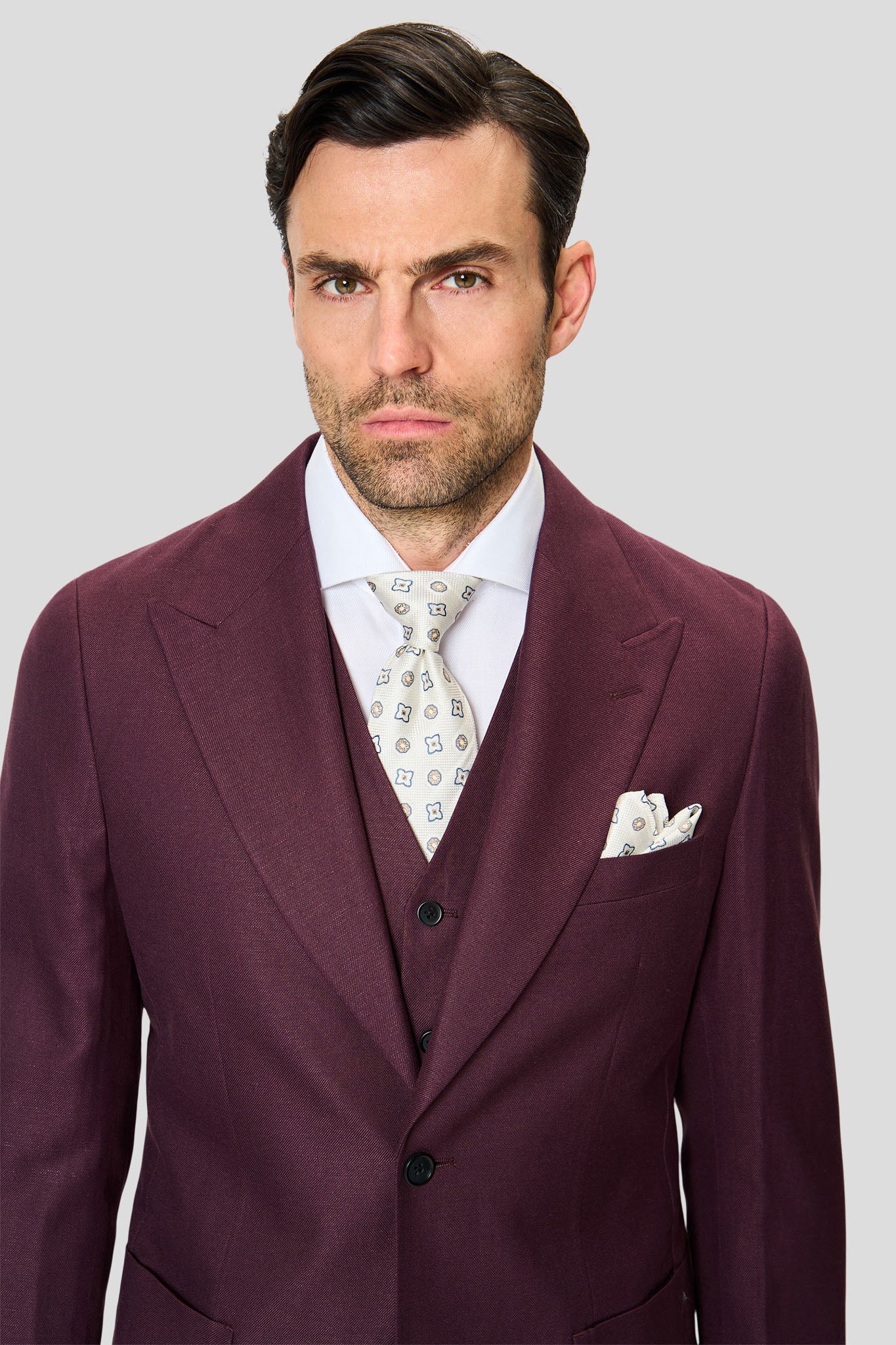 PRESTIGE vinrødt three-piece hørjakkesæt