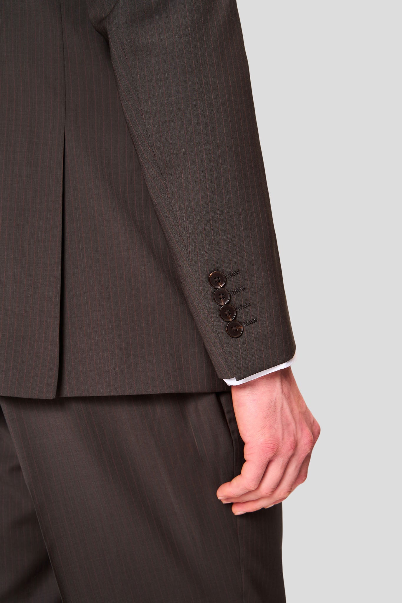 EXCLUSIVE brun blazer med nålestriber