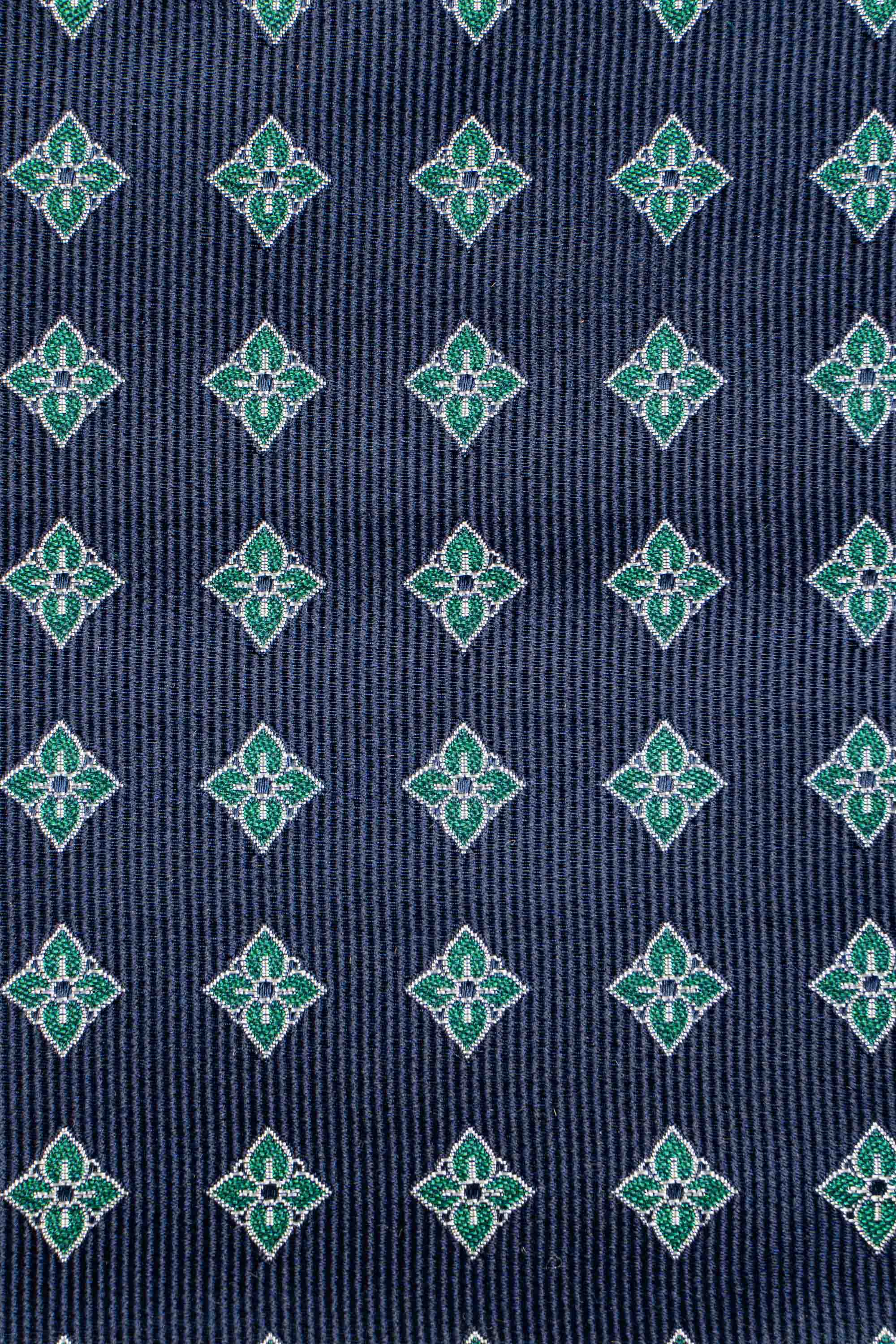 Mørkegrøn blomstret silkelommeklud PVD