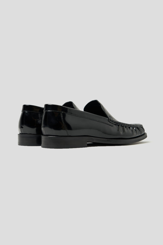 Schwarzer Lackleder-Loafer